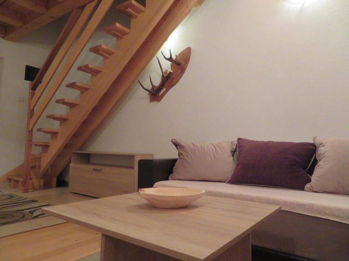 Our House Apartments โคลาชิน ภายนอก รูปภาพ
