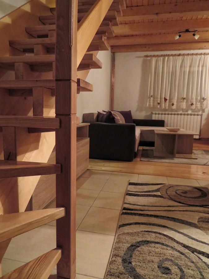 Our House Apartments โคลาชิน ภายนอก รูปภาพ
